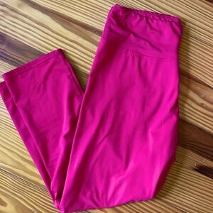 Satina Capri Leggings